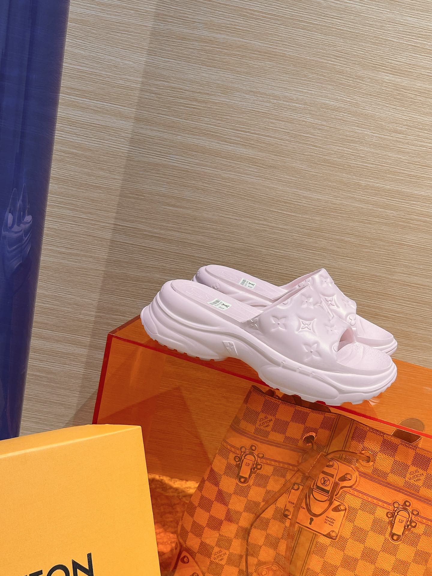 Louis Vuitton LV 2023夏季新款 Monogram浮雕厚底拖鞋