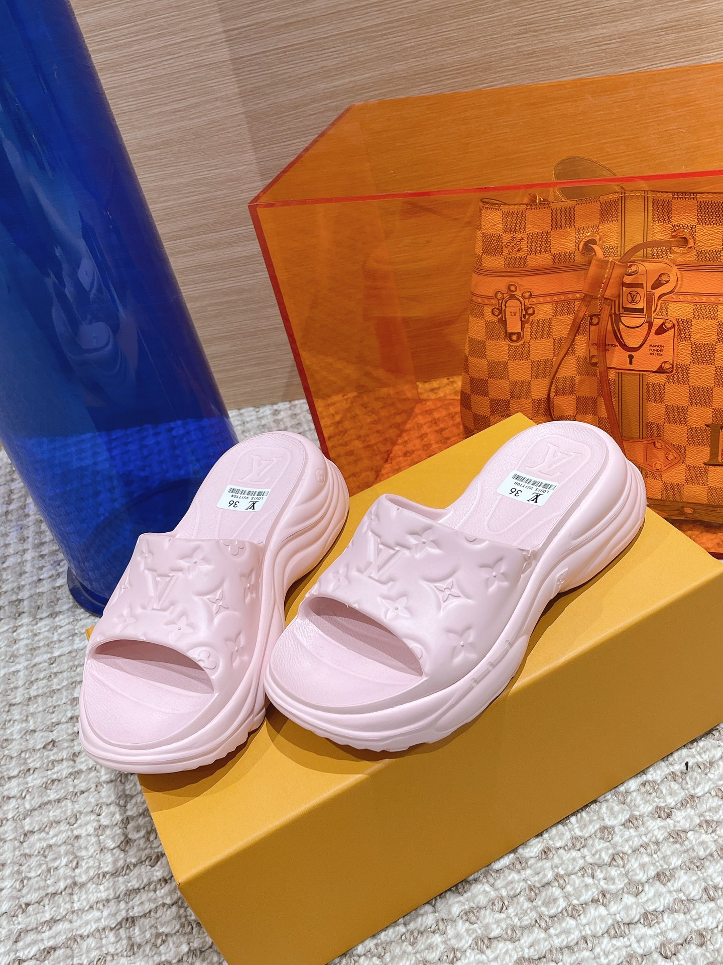Louis Vuitton LV 2023夏季新款 Monogram浮雕厚底拖鞋