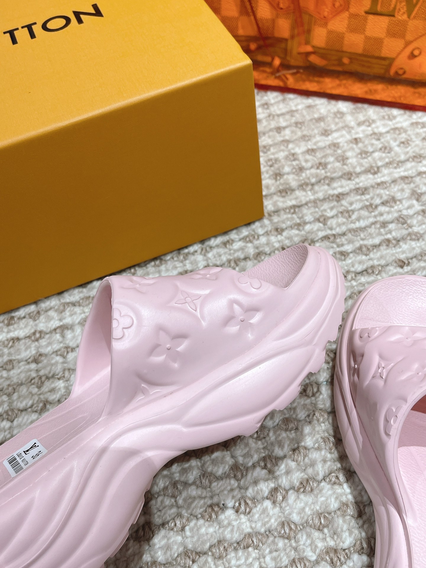 Louis Vuitton LV 2023夏季新款 Monogram浮雕厚底拖鞋