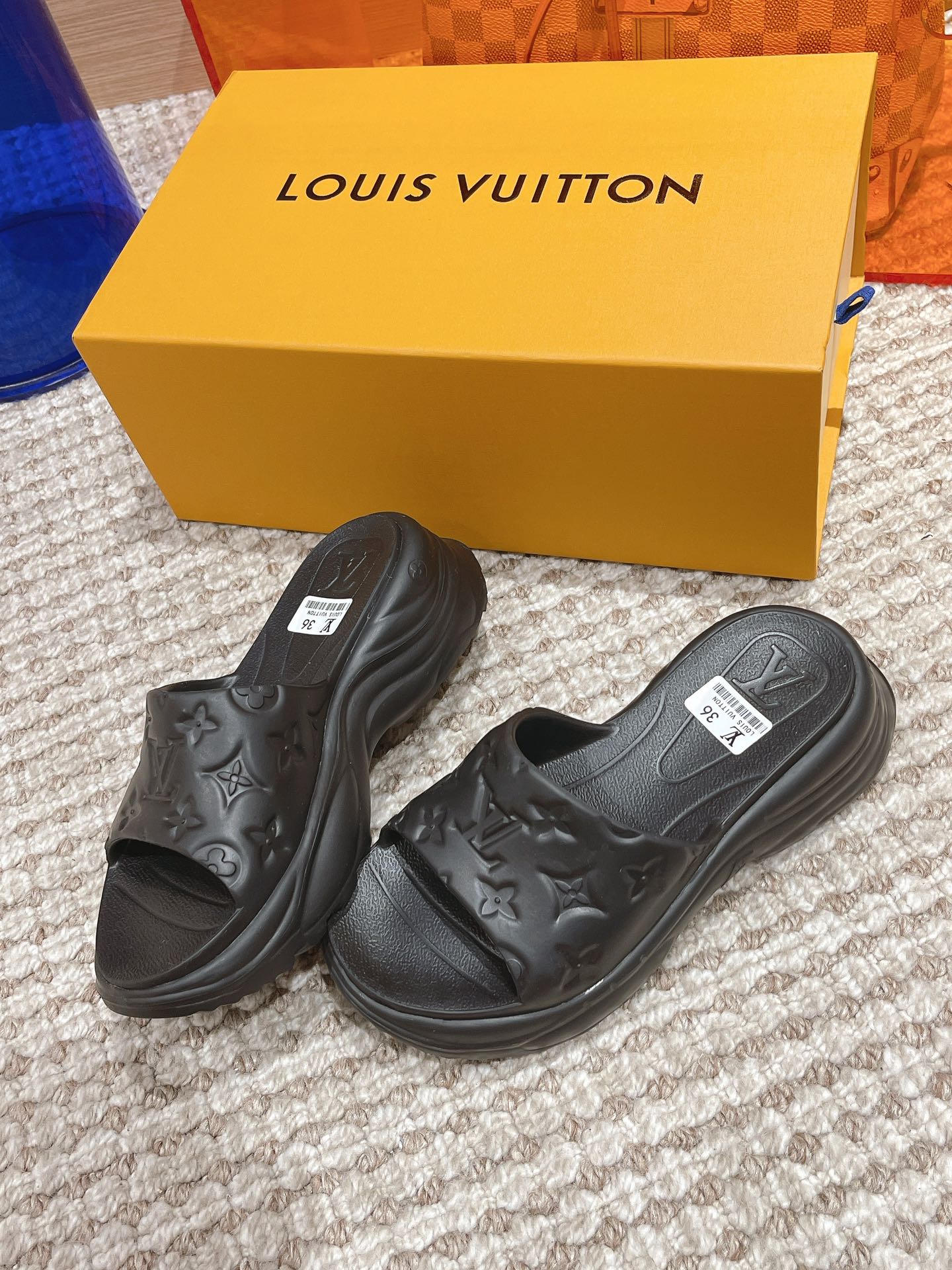 Louis Vuitton LV 2023夏季新款 Monogram浮雕厚底拖鞋