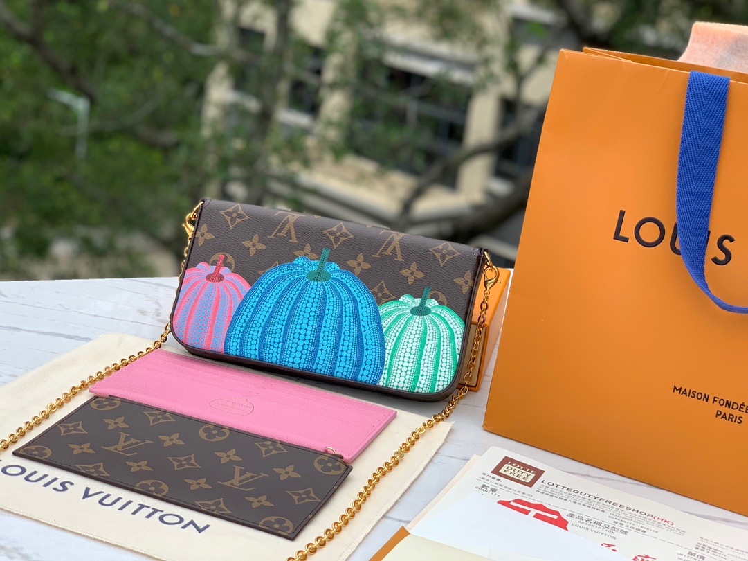 非市场普通货 进口皮料半钢五金尺寸：21×12×3cm🇭🇰香港贸易公司渠道订单！2023年最新款🎃南瓜系