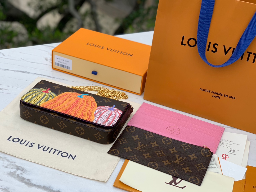 非市场普通货 进口皮料半钢五金尺寸：21×12×3cm🇭🇰香港贸易公司渠道订单！2023年最新款🎃南瓜系