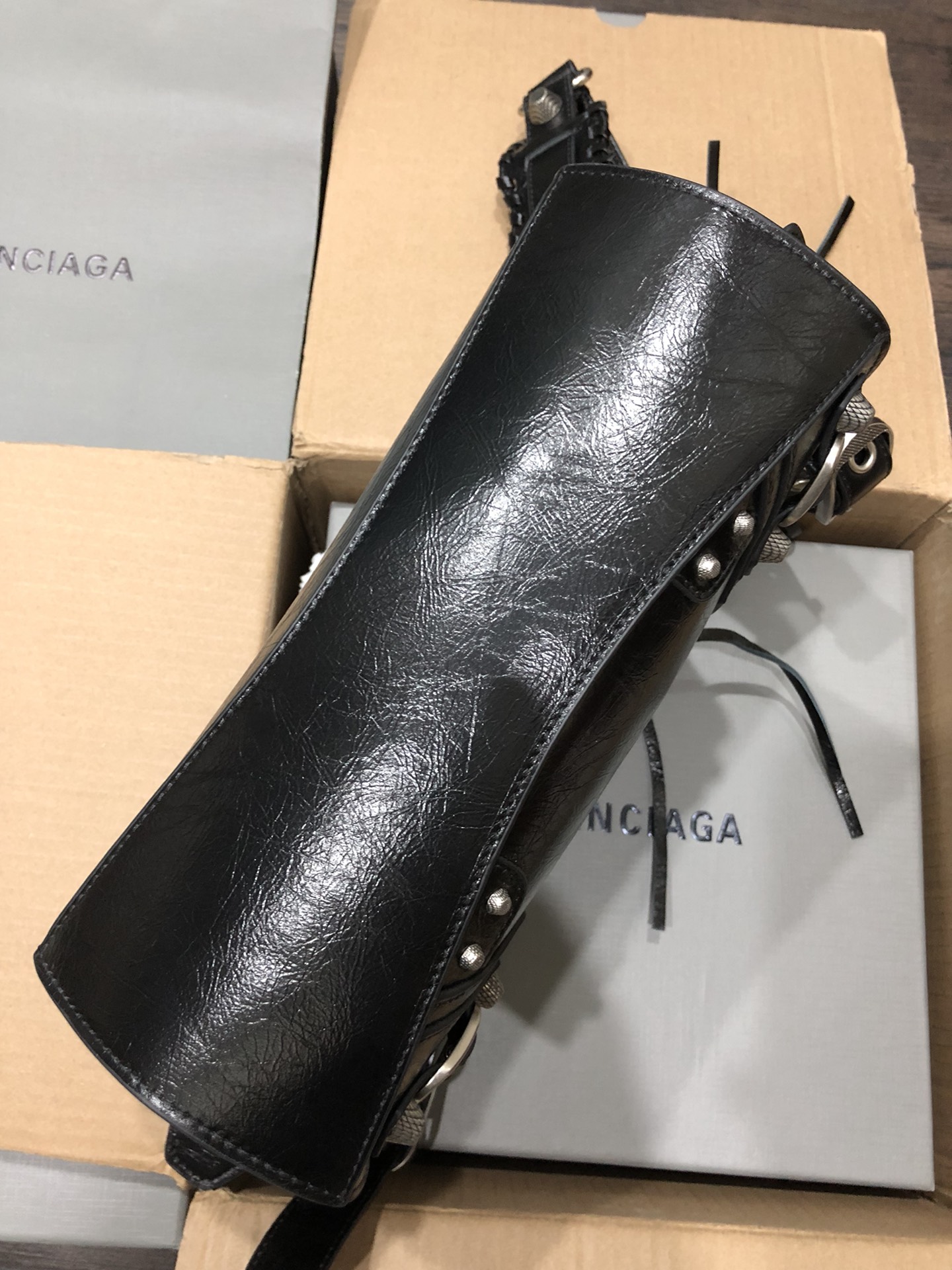 Balenciaga Style Black Bag style reference detail image 5 from source 776259