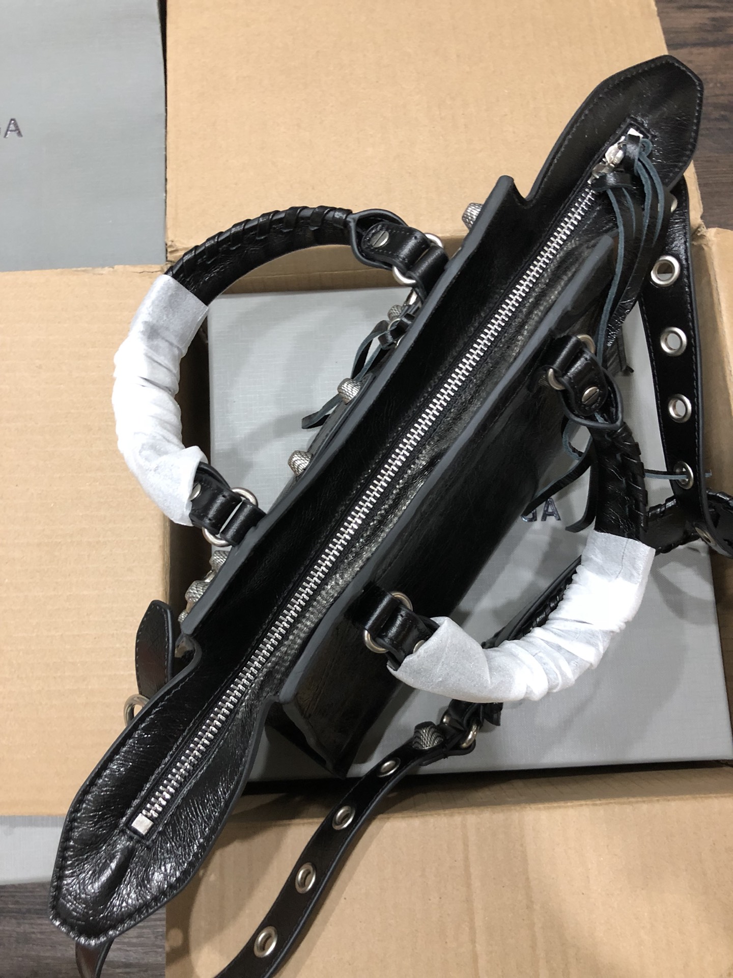 Balenciaga Style Black Bag style reference detail image 6 from source 776259