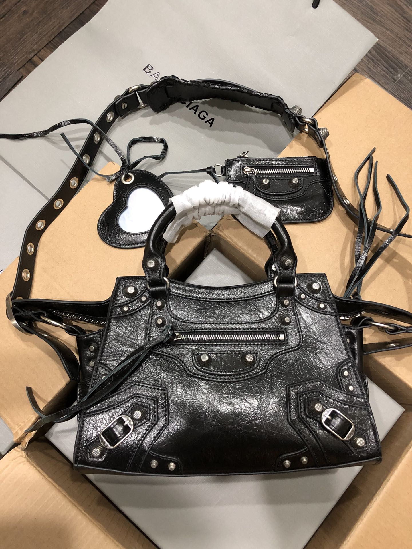 Balenciaga Style Black Bag style reference detail image 1 from source 776259
