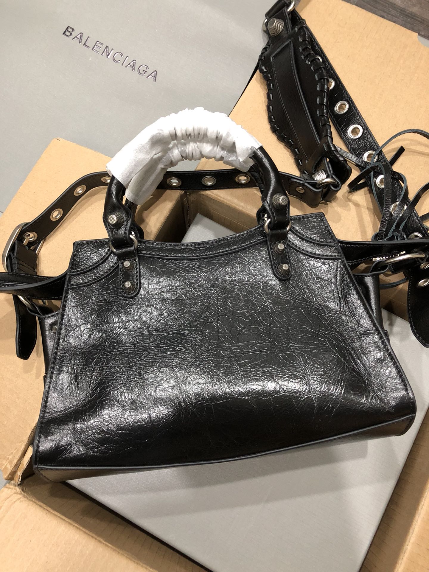 Balenciaga Style Black Bag style reference detail image 2 from source 776259