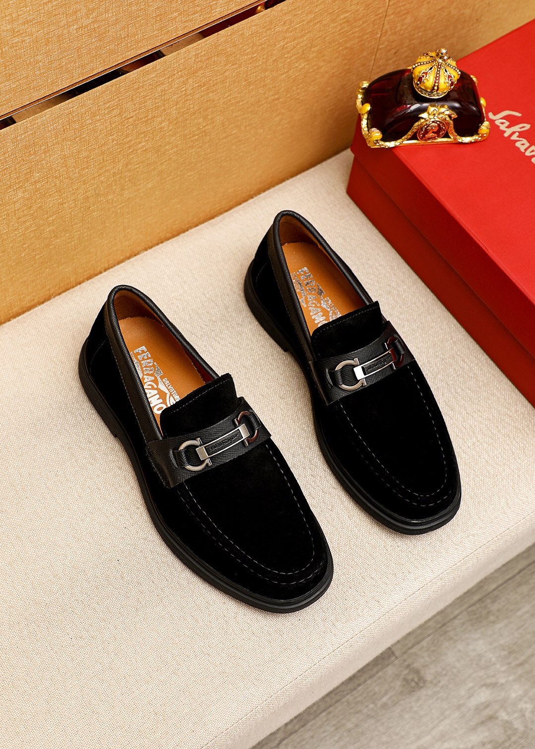 Product: Ferragamoo "Ferragamo" casual leather shoes in regular sizes 38-44 (customized at