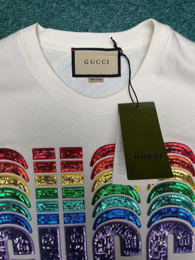 GUCCI古驰家 23春夏新款在《古驰创星说》2023早春系列