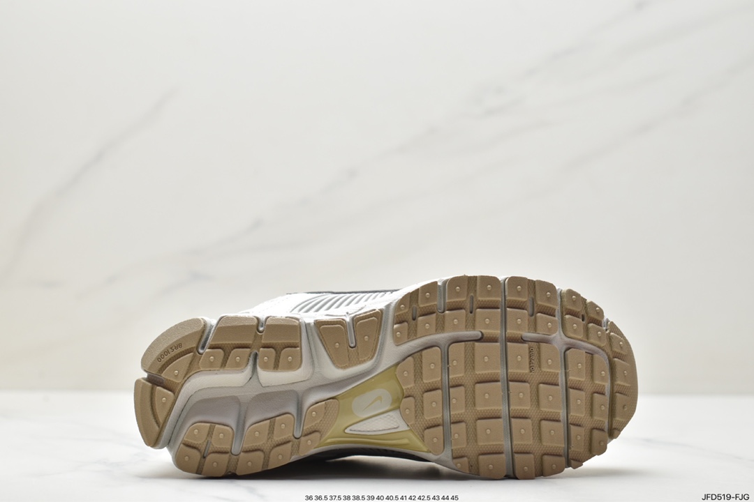 160 NIKE ZOOM Vomero 5 SP 复古风潮 网面透气运动鞋  FJ7694-020