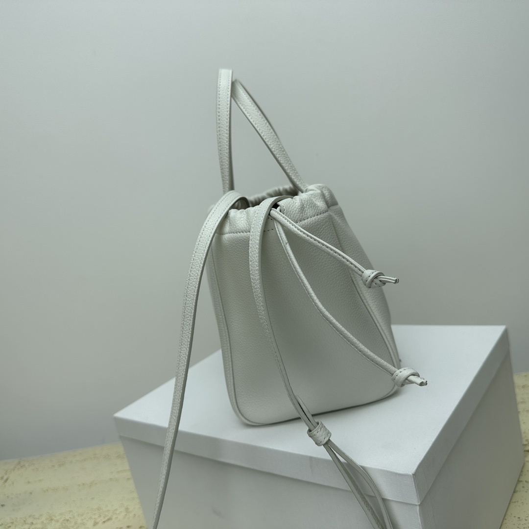 MiNi购物袋CABASTRIOMPHE小号粒面小牛皮配织布革抽绳包9X7X6英寸22X17X15厘米牛