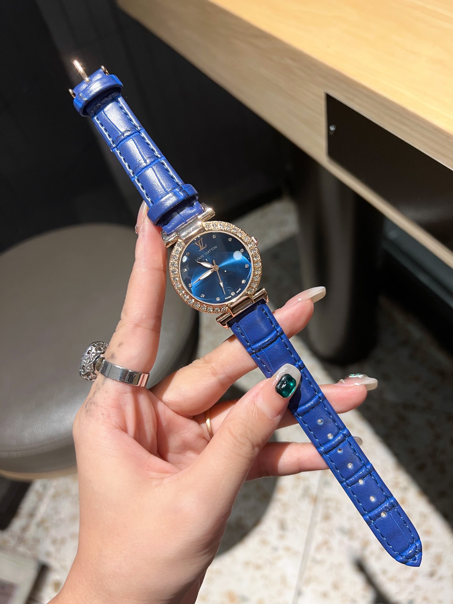 “Louis Vuitton: High-Value Luxury Brand with Internet Buzz and Fine Quality” - 图片 5