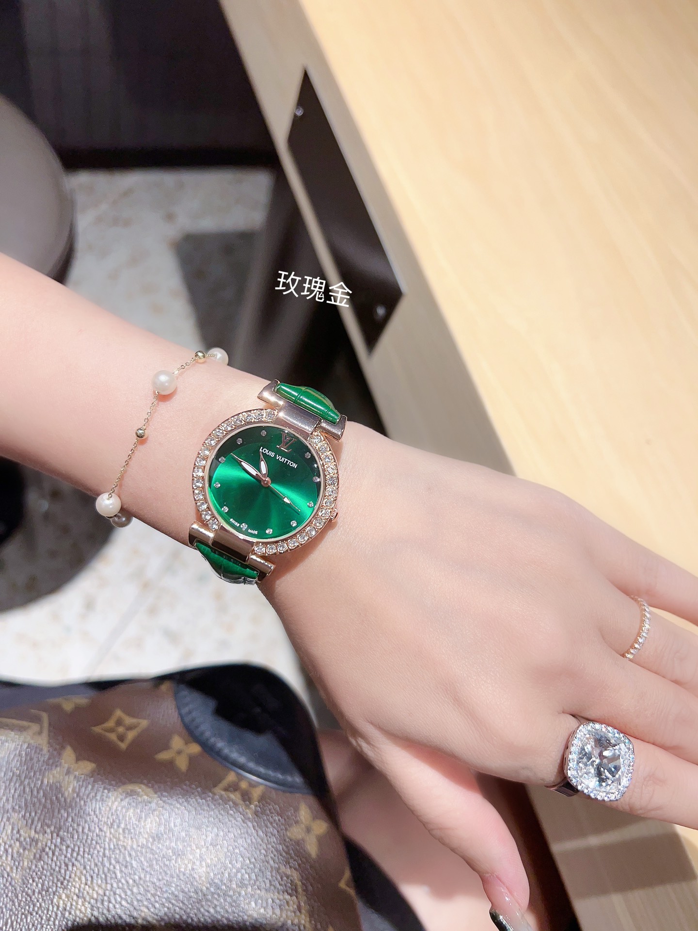“Louis Vuitton: High-Value Luxury Brand with Internet Buzz and Fine Quality” - 图片 7