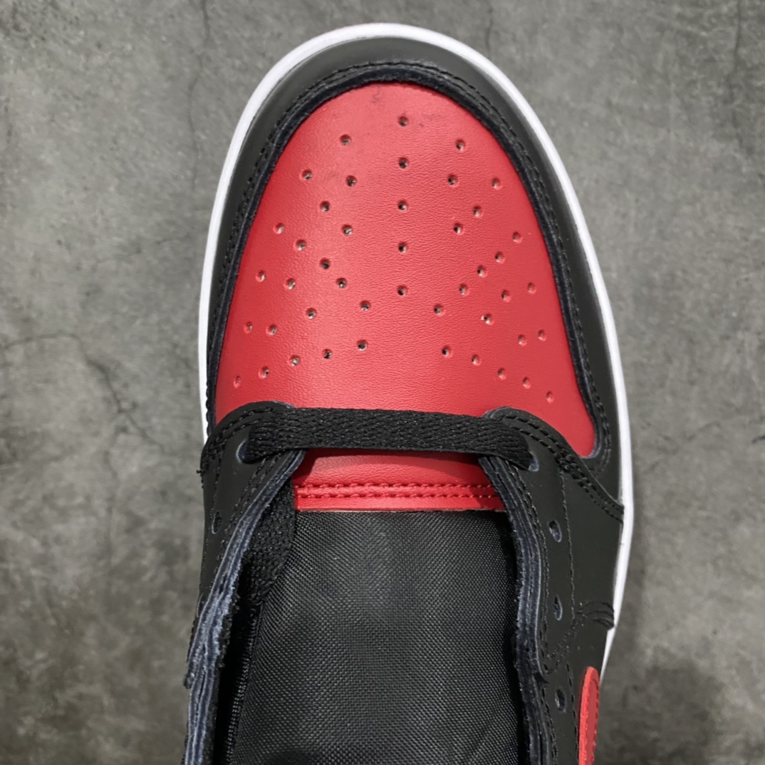 图片[5]-【莞产DG纯原】 Air Jordan AJ1 Retro Low OG低帮黑红禁穿 705329-001nn市场OG低帮天花板 全套原纸板楦头开发 原厂特供皮料加持 确保原汁原味 完美呈现一代版型 一比一鞋头弧度高度鞋身弧度 数据细节工艺流程均保持原鞋一致 后跟弧度收口自然对折 极致一眼正品既视感 原厂皮料 进口玻璃冲刀皮料裁剪零毛边 承诺百分百一致原鞋 全鞋电脑针车工艺 鞋面清洁度最高QC检验标准 控制溢胶 飞翼3D高频深度立体 鞋盒、防尘纸 均采购来自原厂SIZE：40.5 41 4705329-0012 42.5 43 44 44.5 45 46 47.5-莆田鞋批发中心