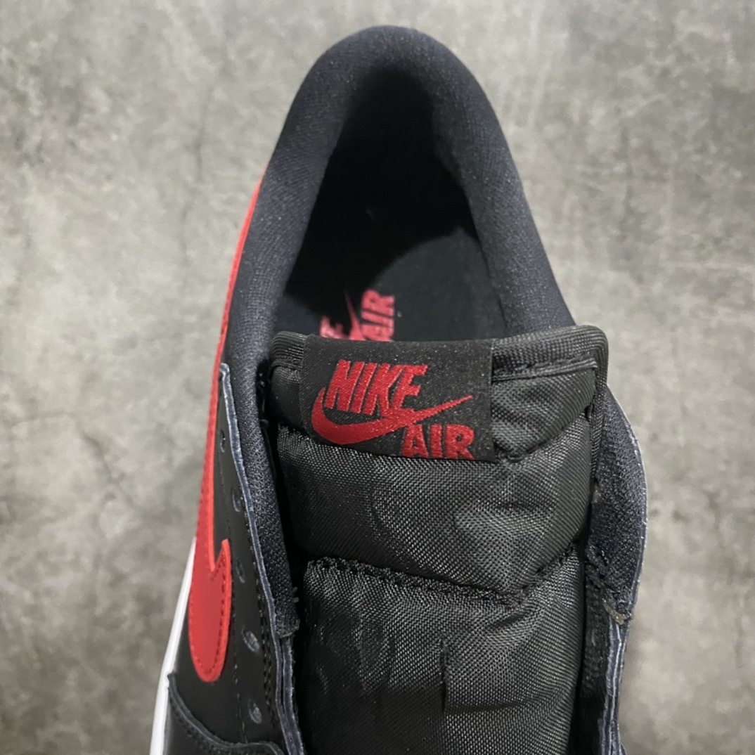 图片[8]-【莞产DG纯原】 Air Jordan AJ1 Retro Low OG低帮黑红禁穿 705329-001nn市场OG低帮天花板 全套原纸板楦头开发 原厂特供皮料加持 确保原汁原味 完美呈现一代版型 一比一鞋头弧度高度鞋身弧度 数据细节工艺流程均保持原鞋一致 后跟弧度收口自然对折 极致一眼正品既视感 原厂皮料 进口玻璃冲刀皮料裁剪零毛边 承诺百分百一致原鞋 全鞋电脑针车工艺 鞋面清洁度最高QC检验标准 控制溢胶 飞翼3D高频深度立体 鞋盒、防尘纸 均采购来自原厂SIZE：40.5 41 4705329-0012 42.5 43 44 44.5 45 46 47.5-莆田鞋批发中心