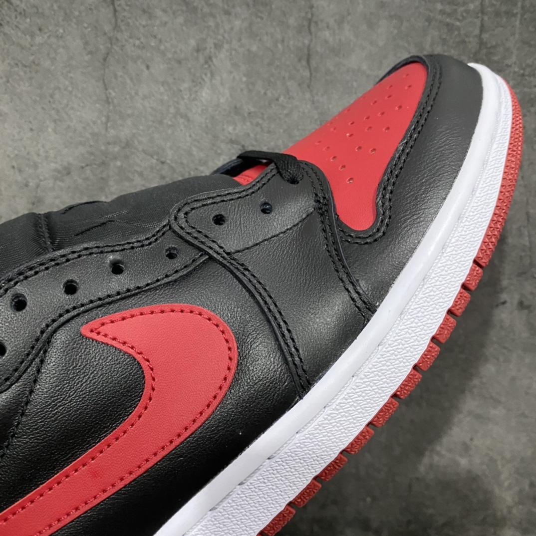 图片[6]-【莞产DG纯原】 Air Jordan AJ1 Retro Low OG低帮黑红禁穿 705329-001nn市场OG低帮天花板 全套原纸板楦头开发 原厂特供皮料加持 确保原汁原味 完美呈现一代版型 一比一鞋头弧度高度鞋身弧度 数据细节工艺流程均保持原鞋一致 后跟弧度收口自然对折 极致一眼正品既视感 原厂皮料 进口玻璃冲刀皮料裁剪零毛边 承诺百分百一致原鞋 全鞋电脑针车工艺 鞋面清洁度最高QC检验标准 控制溢胶 飞翼3D高频深度立体 鞋盒、防尘纸 均采购来自原厂SIZE：40.5 41 4705329-0012 42.5 43 44 44.5 45 46 47.5-莆田鞋批发中心