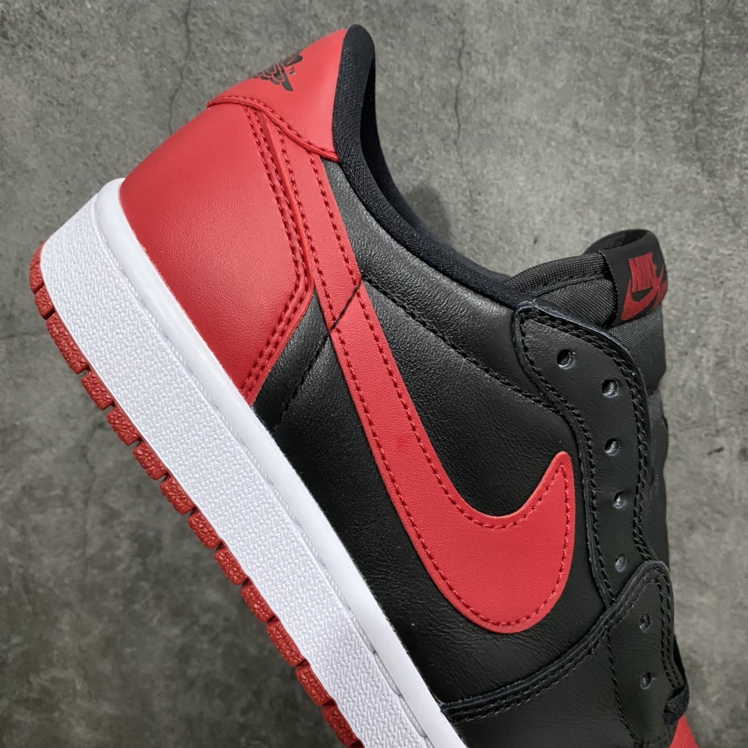 图片[7]-【莞产DG纯原】 Air Jordan AJ1 Retro Low OG低帮黑红禁穿 705329-001nn市场OG低帮天花板 全套原纸板楦头开发 原厂特供皮料加持 确保原汁原味 完美呈现一代版型 一比一鞋头弧度高度鞋身弧度 数据细节工艺流程均保持原鞋一致 后跟弧度收口自然对折 极致一眼正品既视感 原厂皮料 进口玻璃冲刀皮料裁剪零毛边 承诺百分百一致原鞋 全鞋电脑针车工艺 鞋面清洁度最高QC检验标准 控制溢胶 飞翼3D高频深度立体 鞋盒、防尘纸 均采购来自原厂SIZE：40.5 41 4705329-0012 42.5 43 44 44.5 45 46 47.5-莆田鞋批发中心