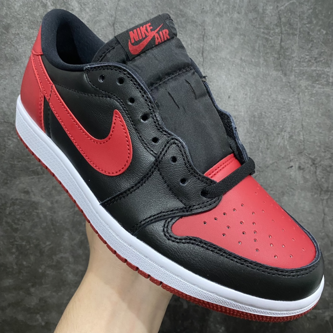 图片[3]-【莞产DG纯原】 Air Jordan AJ1 Retro Low OG低帮黑红禁穿 705329-001nn市场OG低帮天花板 全套原纸板楦头开发 原厂特供皮料加持 确保原汁原味 完美呈现一代版型 一比一鞋头弧度高度鞋身弧度 数据细节工艺流程均保持原鞋一致 后跟弧度收口自然对折 极致一眼正品既视感 原厂皮料 进口玻璃冲刀皮料裁剪零毛边 承诺百分百一致原鞋 全鞋电脑针车工艺 鞋面清洁度最高QC检验标准 控制溢胶 飞翼3D高频深度立体 鞋盒、防尘纸 均采购来自原厂SIZE：40.5 41 4705329-0012 42.5 43 44 44.5 45 46 47.5-莆田鞋批发中心