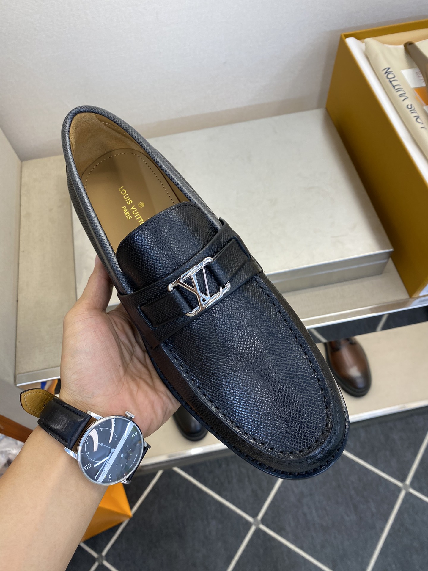 L*V独家高品スタイリッシュレザーシューズ