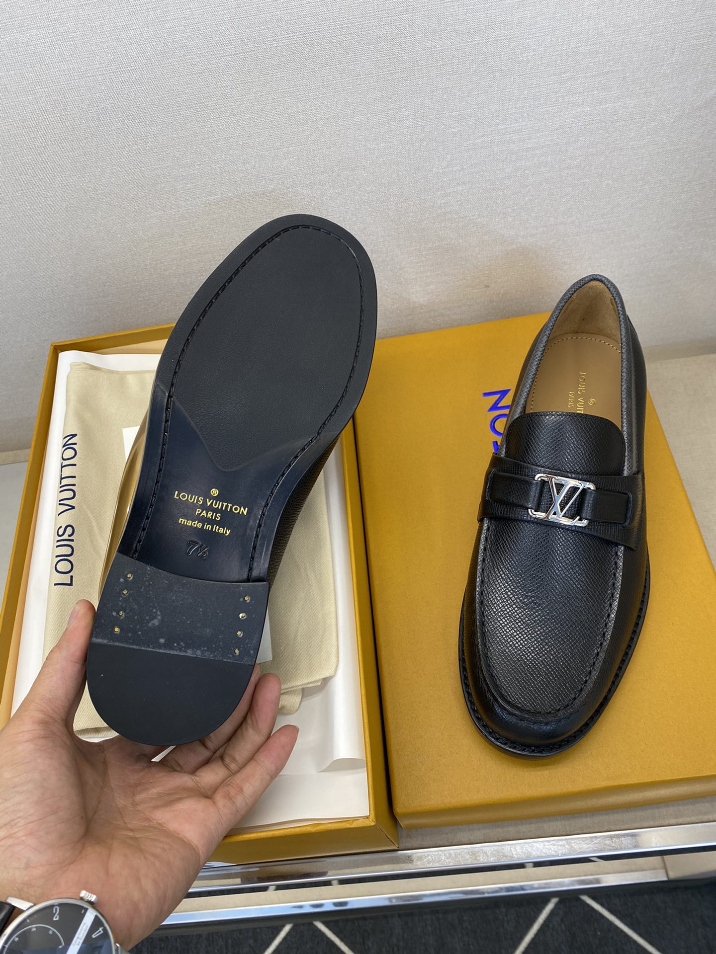 L*V独家高品スタイリッシュレザーシューズ