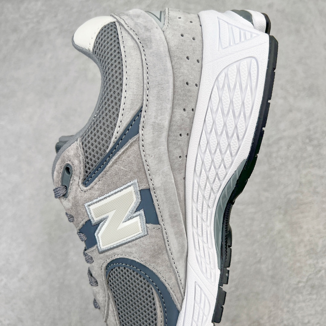 图片[7]-💰240 ＃M纯原 新百伦NB New Balance M2002RST 灰色 全套原楦原纸板原厂数据开发 原厂网纱 原装进口翻毛皮料正确绒感卡色 正确中底拉帮中底网布细节 一比一手工擦旧效果 冲裁组合 匠心打造 耗时两个月开发完成 工艺极其复杂难度可想而知 新开独立私模大底 全网唯一正确做旧组合大底 高端零售专供产物 尺码：36 37 37.5 38 38.5 39.5 40 40.5 41.5 42 42.5 43 44 44.5 45 45.5 46.5 47 编码：by3936010-运动鞋