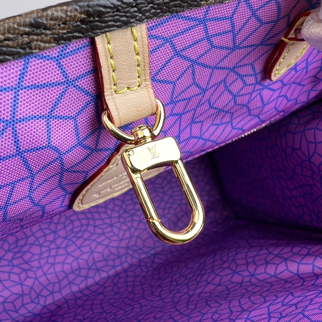 🌼 m46466尺寸:35×27×14cmLV海外渠道资源特供❗️L.V ✖️YK ONTHEGO 中号