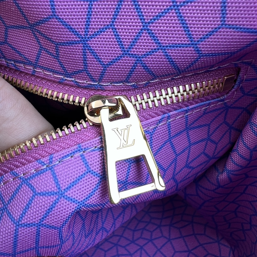 🌼 m46467尺寸:25×19×11.5cmLV海外渠道资源特供❗️LV✖️YK ONTHEGO 小号