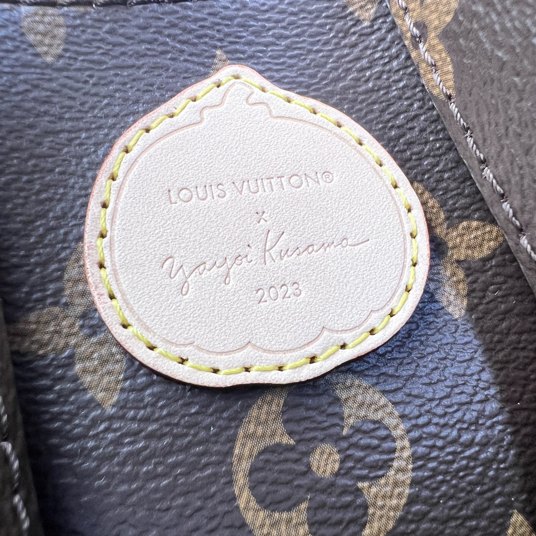 🌼 m46467尺寸:26×26×17.5cmLV海外渠道资源特供❗️LV✖️YK NEONOE 中号手