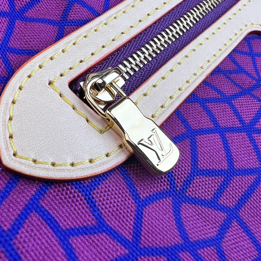 🌼 m46468尺寸:31×28×14cmLV海外渠道资源特供❗️LV✖️YK NEVERFULL 中号