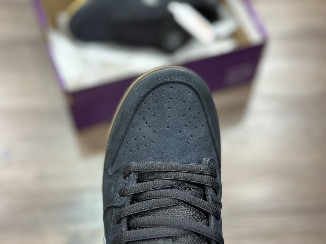 240 NIKE SB Dunk Low 低帮休闲运动鞋 BQ6817-010