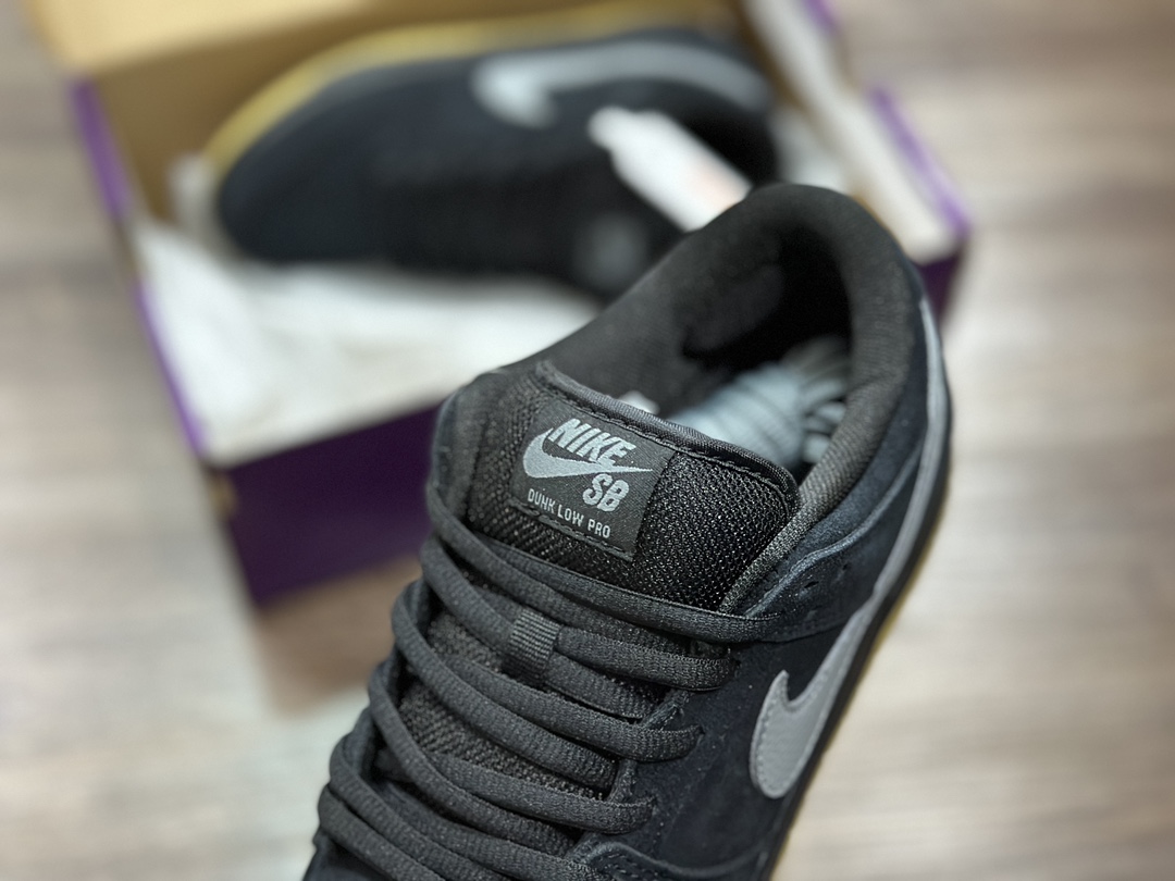 240 NIKE SB Dunk Low 低帮休闲运动鞋 BQ6817-010