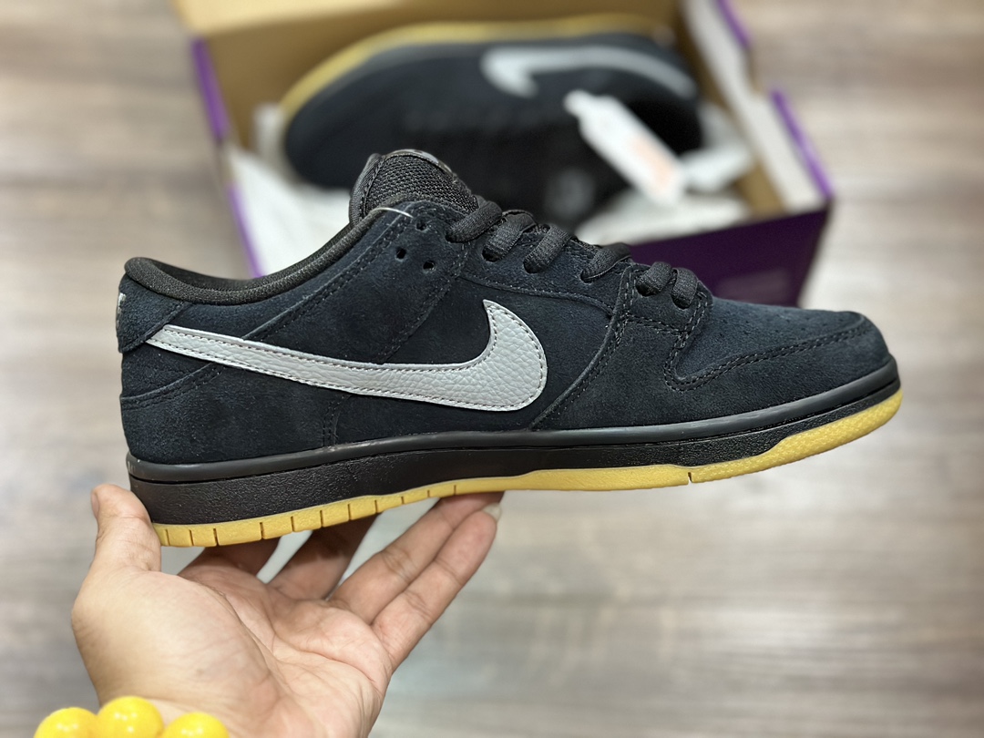 240 NIKE SB Dunk Low 低帮休闲运动鞋 BQ6817-010