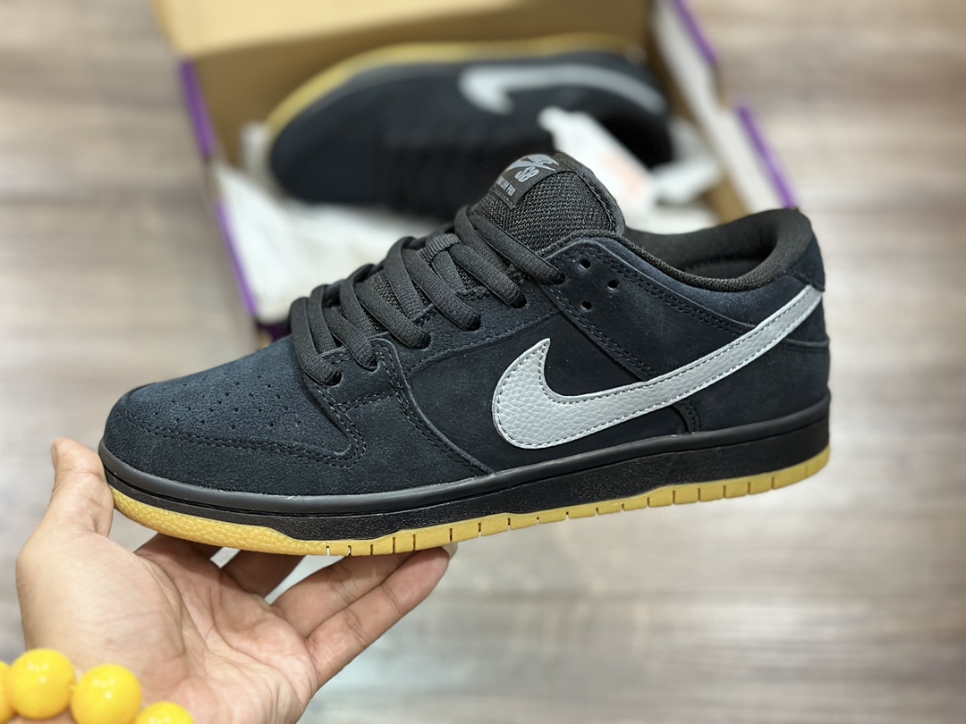 240 NIKE SB Dunk Low 低帮休闲运动鞋 BQ6817-010