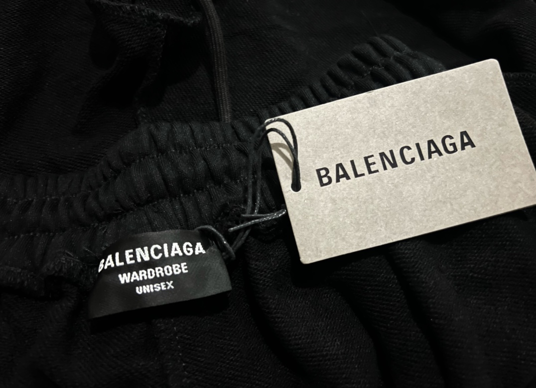 BALENCIAGA/巴黎世家精工刺绣LOGO休闲短裤