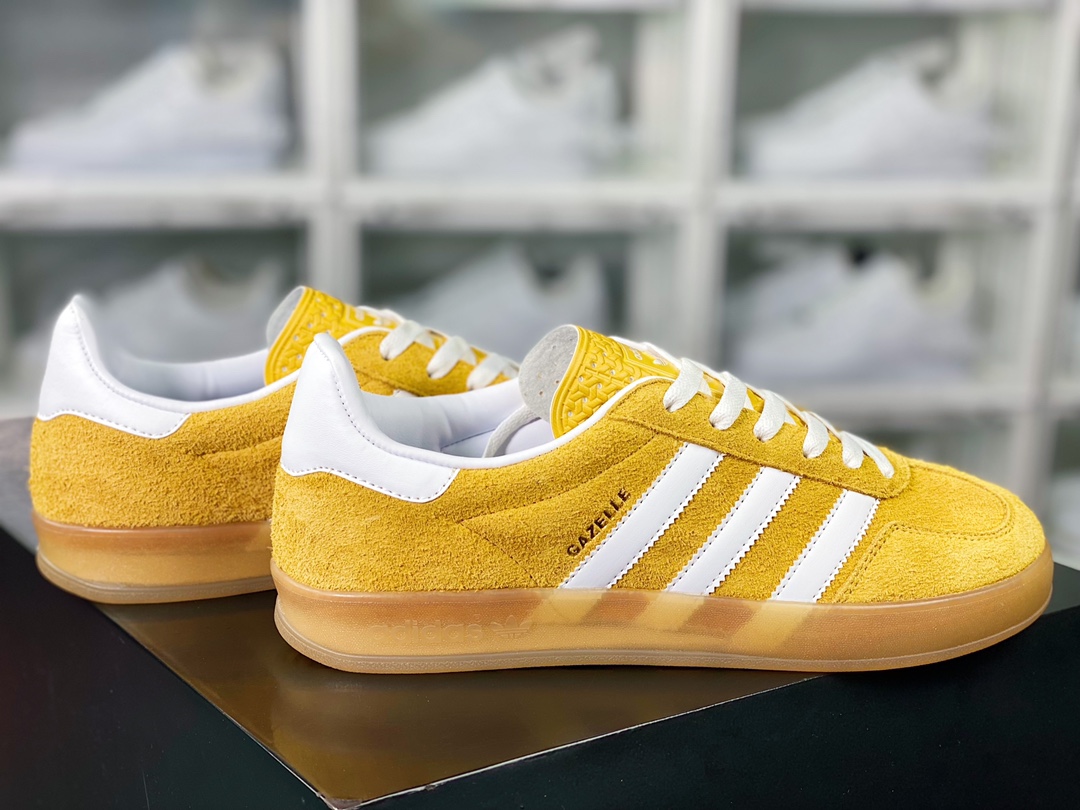 Gazelle Indoor Trainers low-top sneakers ”Yellowish white rubber sole” HQ8716