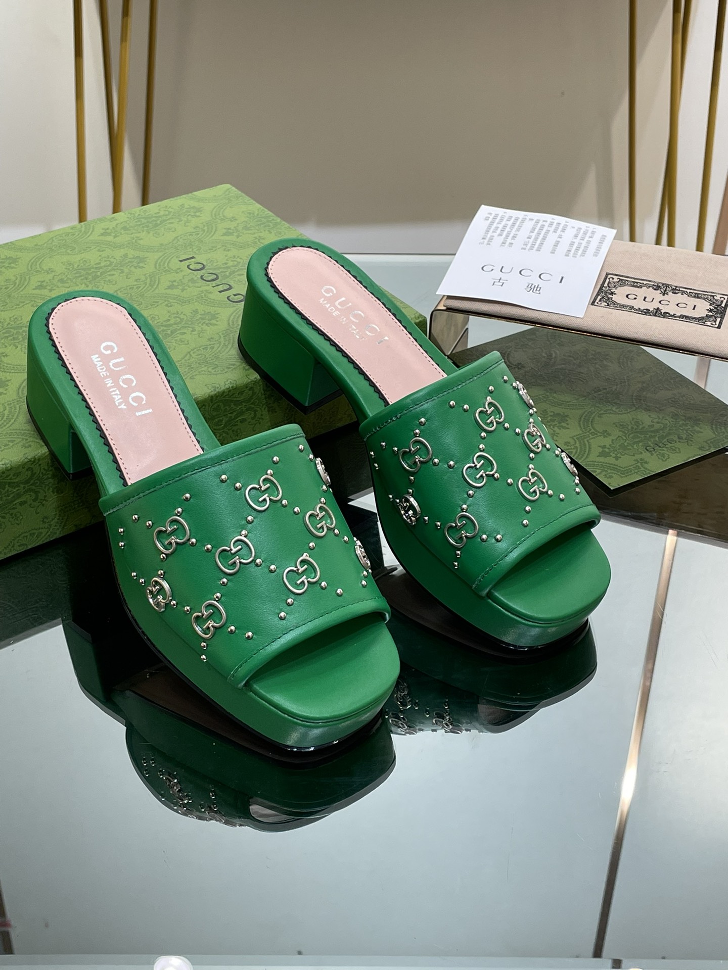 Online China
 Gucci Shoes Sandals Green Genuine Leather Sheepskin Spring Collection Fashion