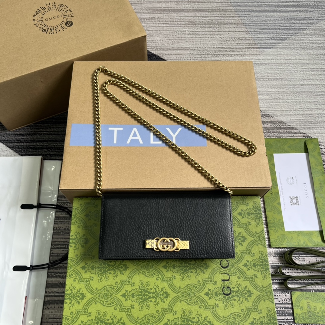 黑色皮革 鏈條肩帶 卡片隔層 拉鍊口袋 錢包