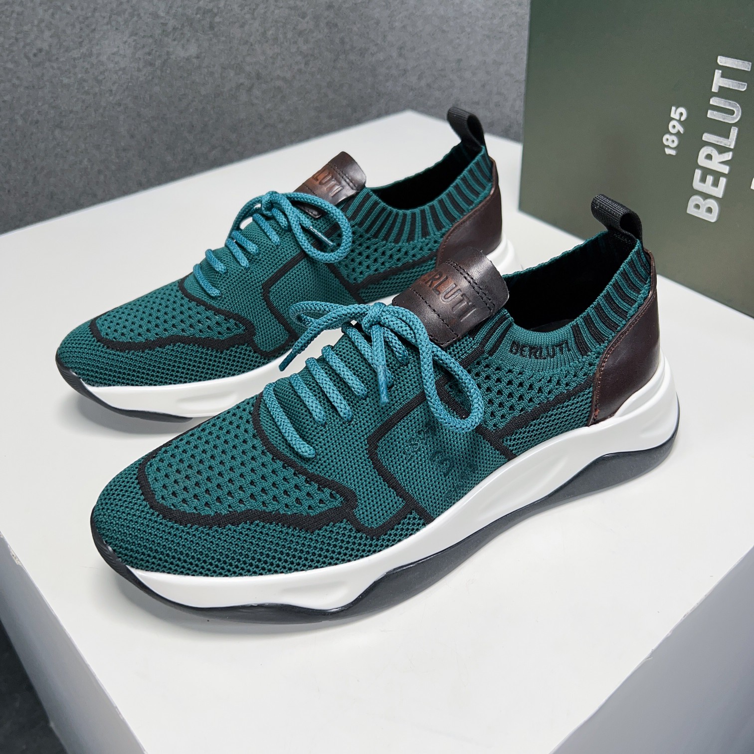 Spring/Summer nueva colección, la única versión en el mercado de los zapatos deportivos para hombre 