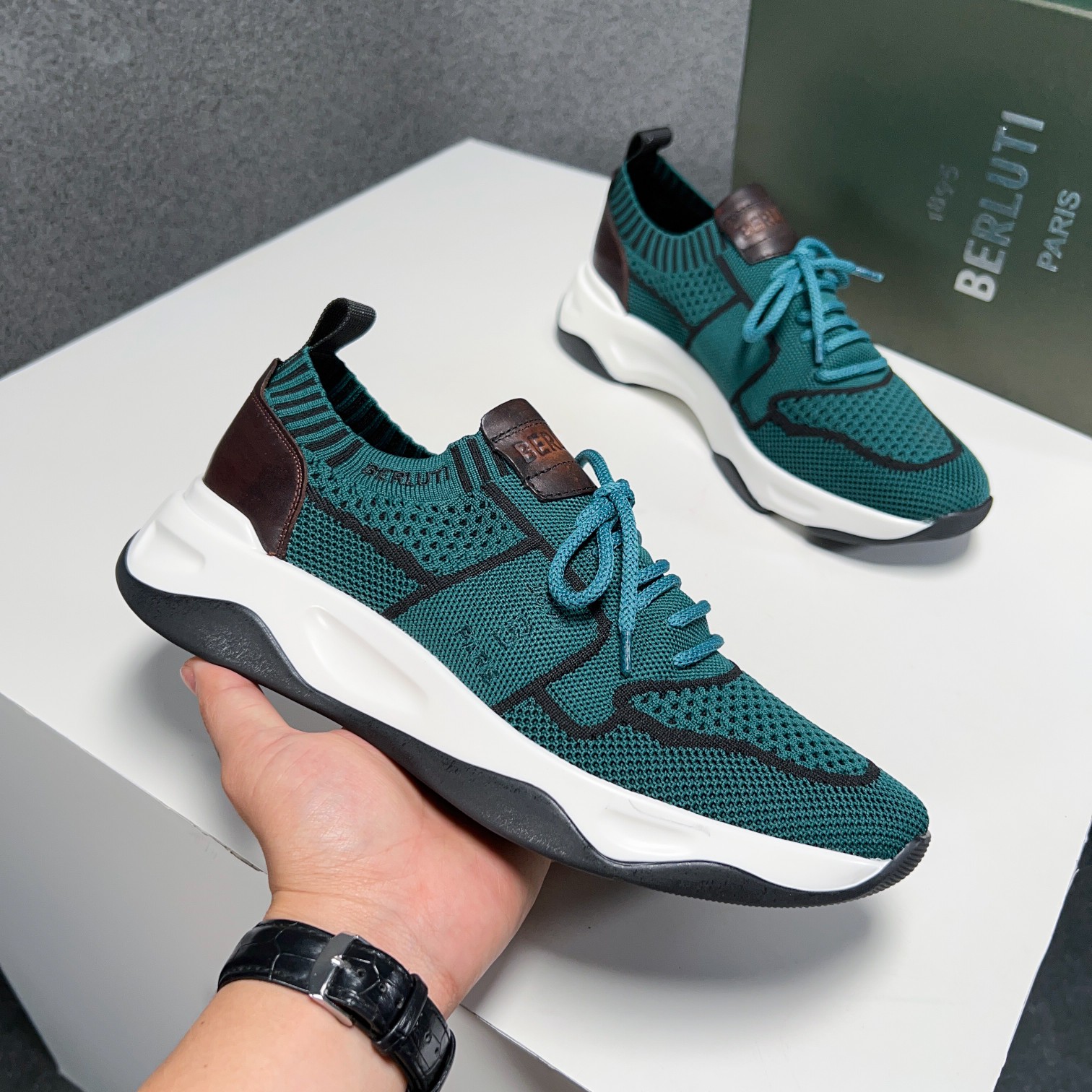 Spring/Summer nueva colección, la única versión en el mercado de los zapatos deportivos para hombre 