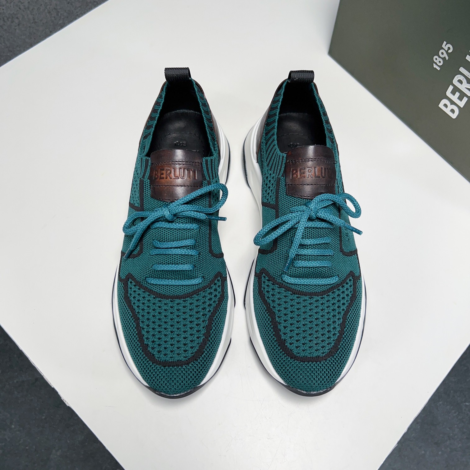 Spring/Summer nueva colección, la única versión en el mercado de los zapatos deportivos para hombre 