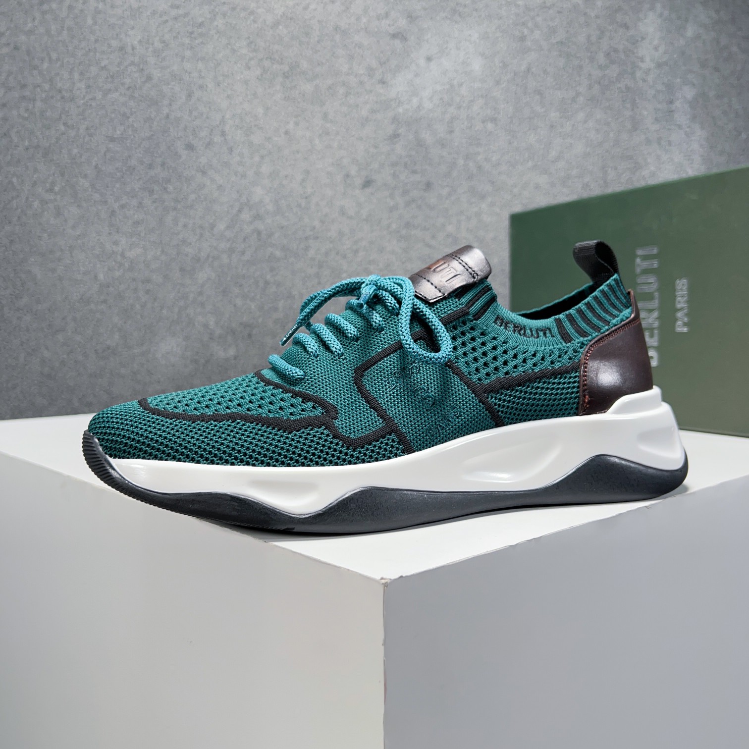 Spring/Summer nueva colección, la única versión en el mercado de los zapatos deportivos para hombre 