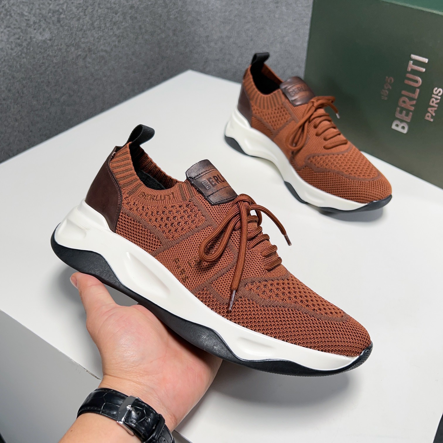 Spring/Summer nueva colección, la única versión en el mercado de los zapatos deportivos para hombre 