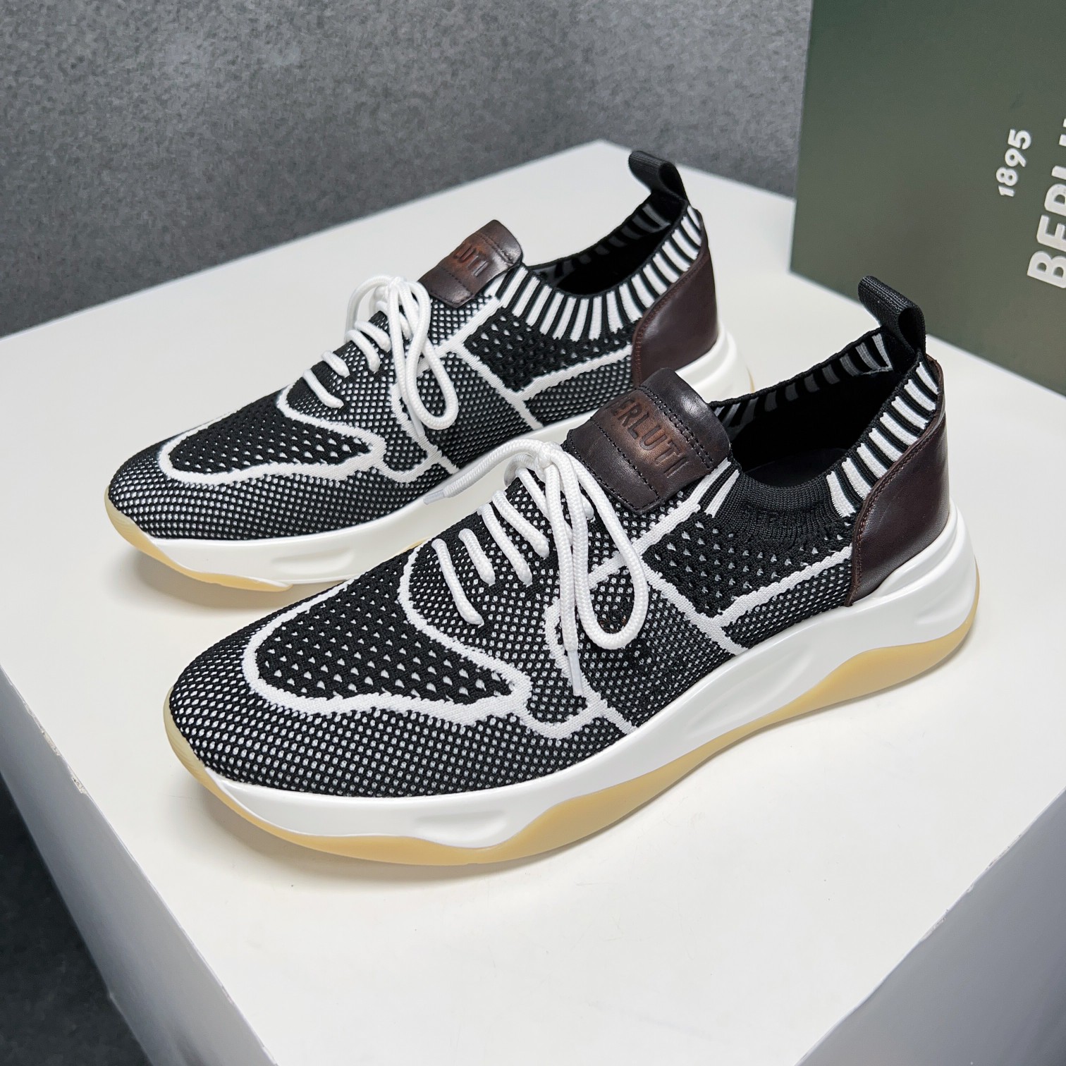 Spring/Summer nueva colección, la única versión en el mercado de los zapatos deportivos para hombre 