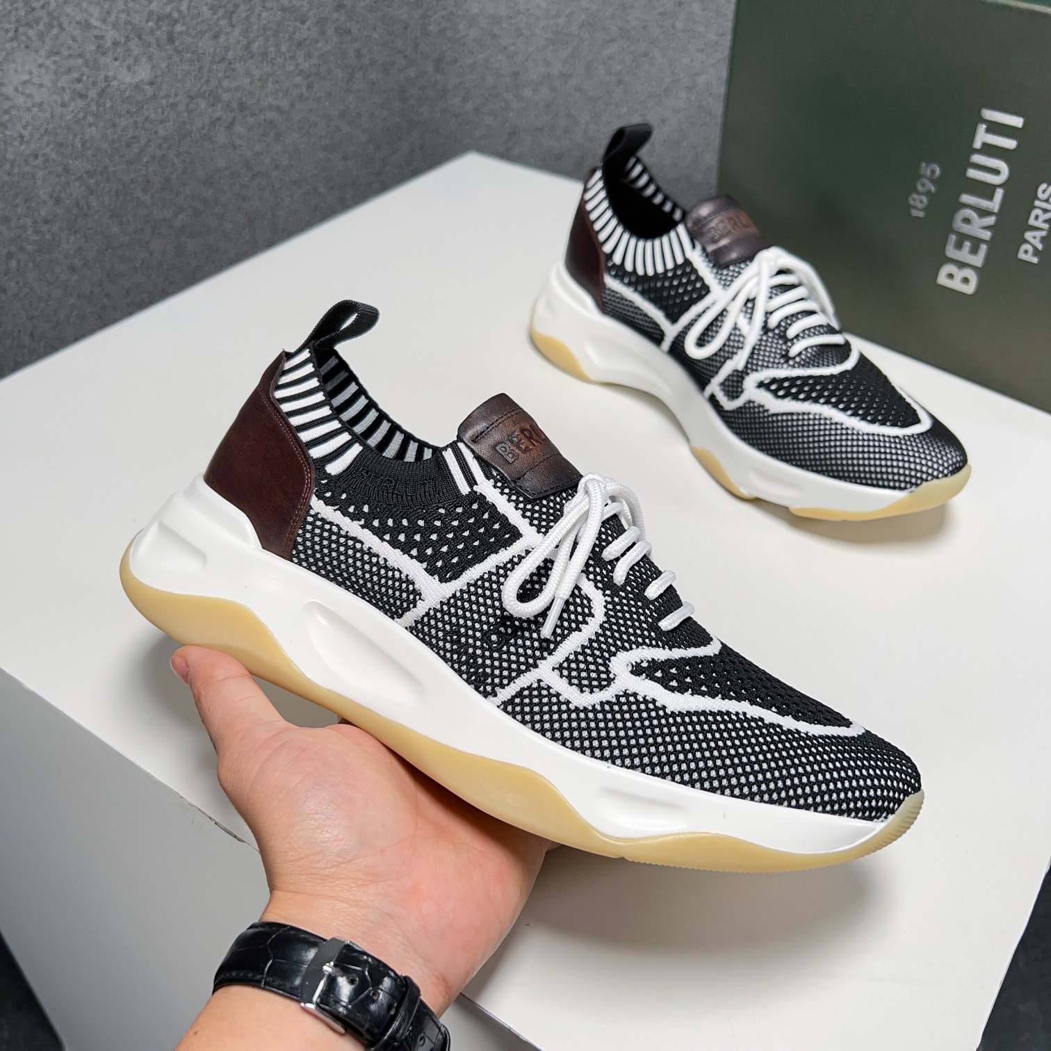 Spring/Summer nueva colección, la única versión en el mercado de los zapatos deportivos para hombre 