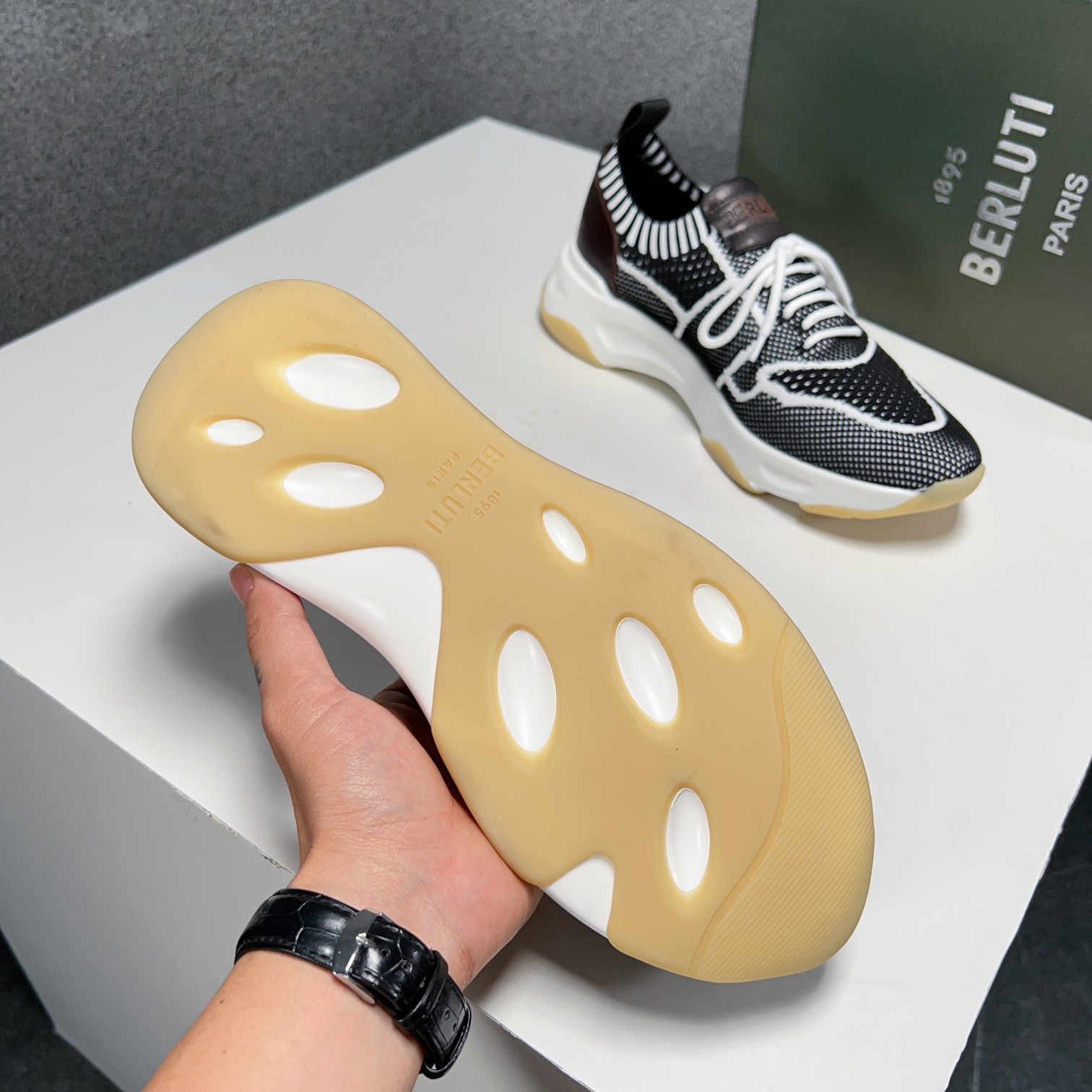 Spring/Summer nueva colección, la única versión en el mercado de los zapatos deportivos para hombre 