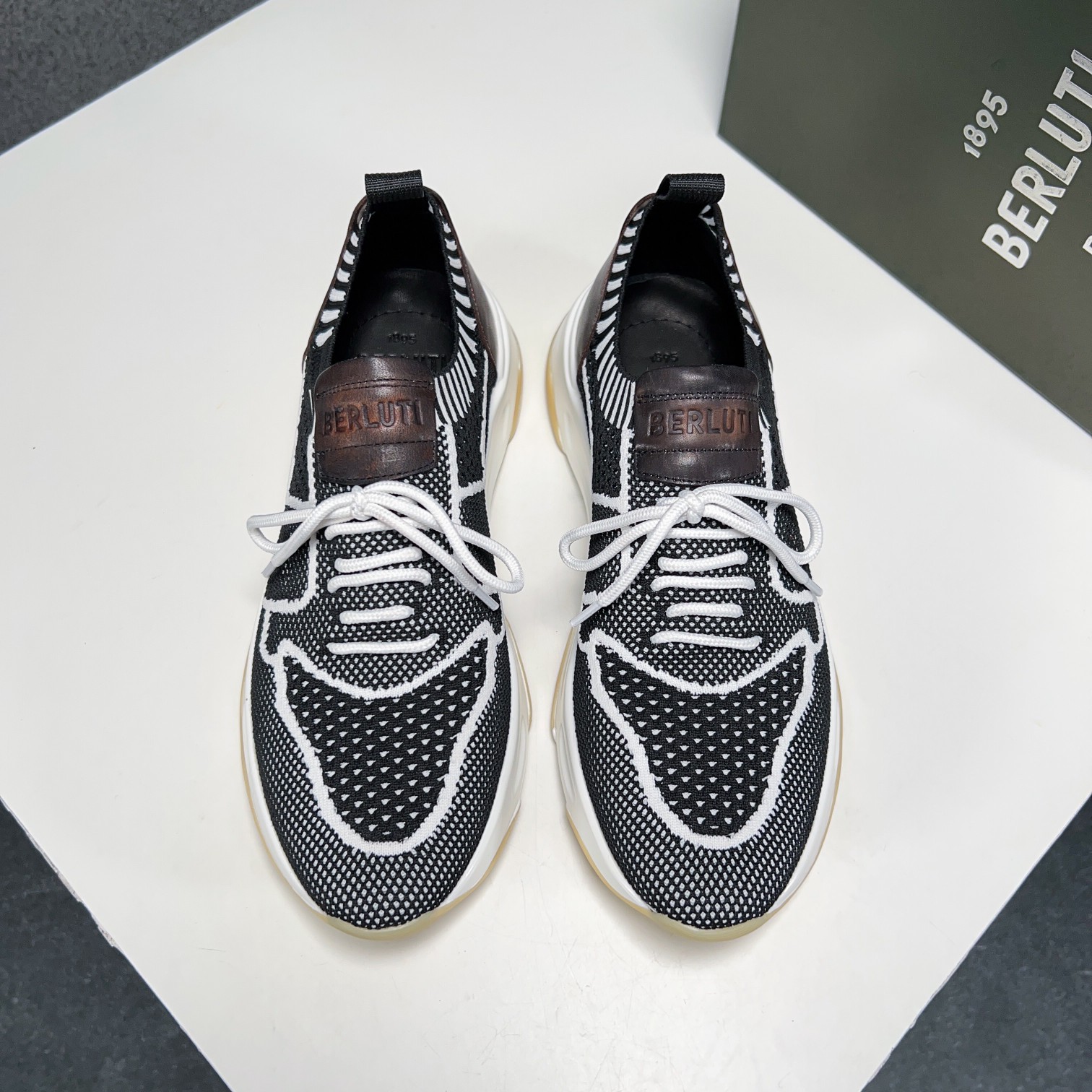 Spring/Summer nueva colección, la única versión en el mercado de los zapatos deportivos para hombre 