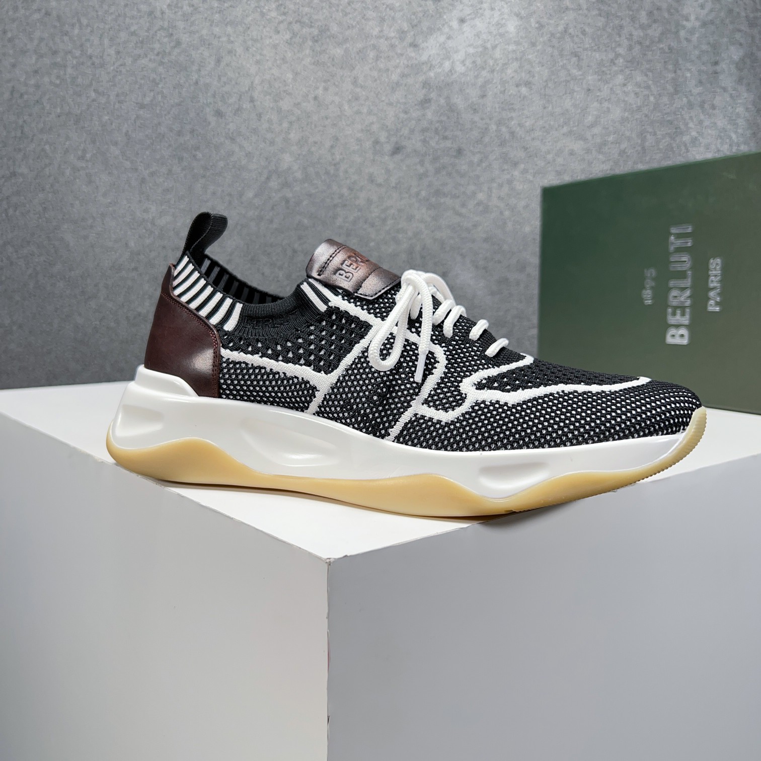 Spring/Summer nueva colección, la única versión en el mercado de los zapatos deportivos para hombre 