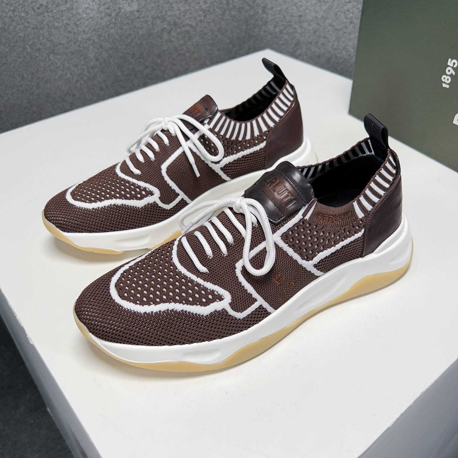 Spring/Summer nueva colección, la única versión en el mercado de los zapatos deportivos para hombre 