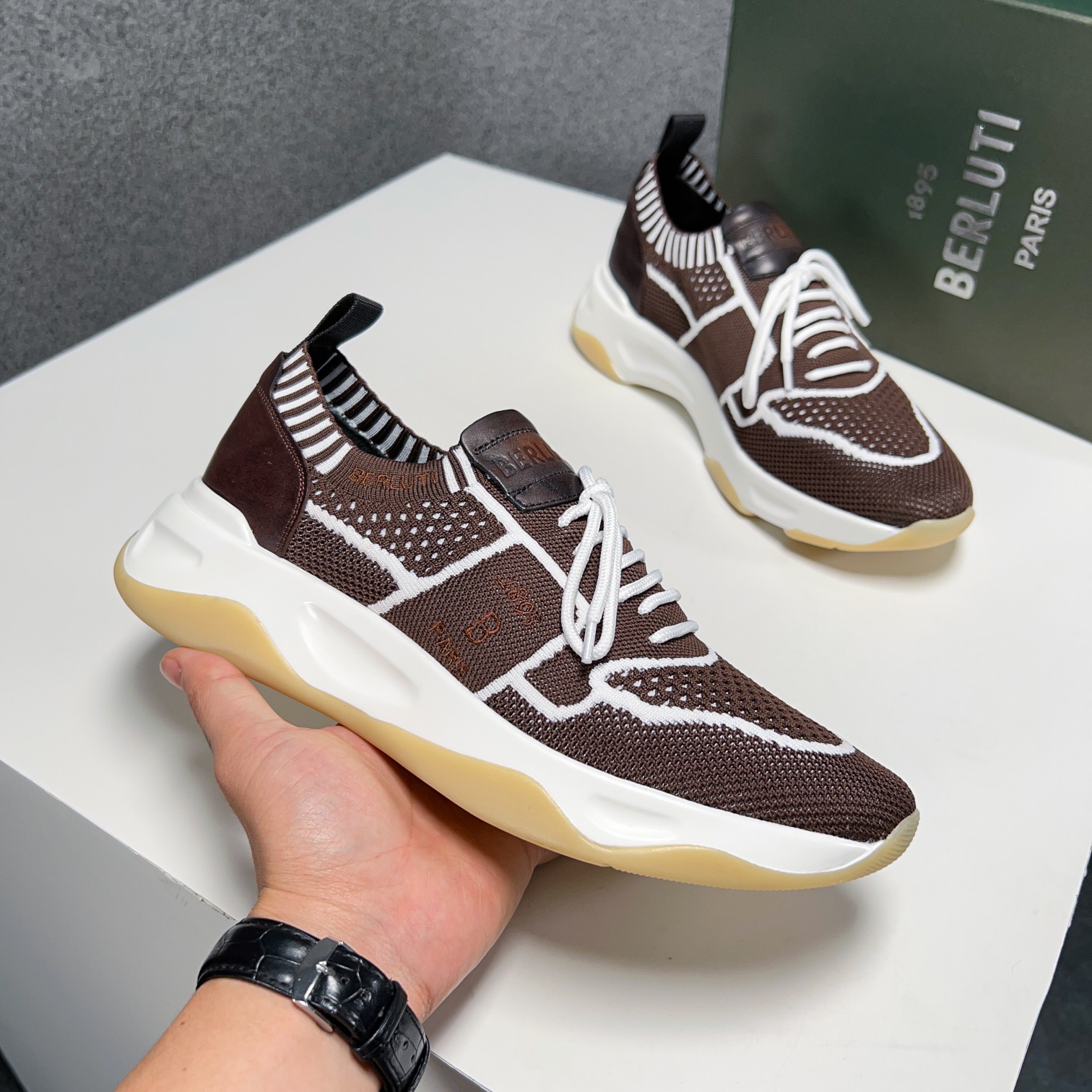 Spring/Summer nueva colección, la única versión en el mercado de los zapatos deportivos para hombre 