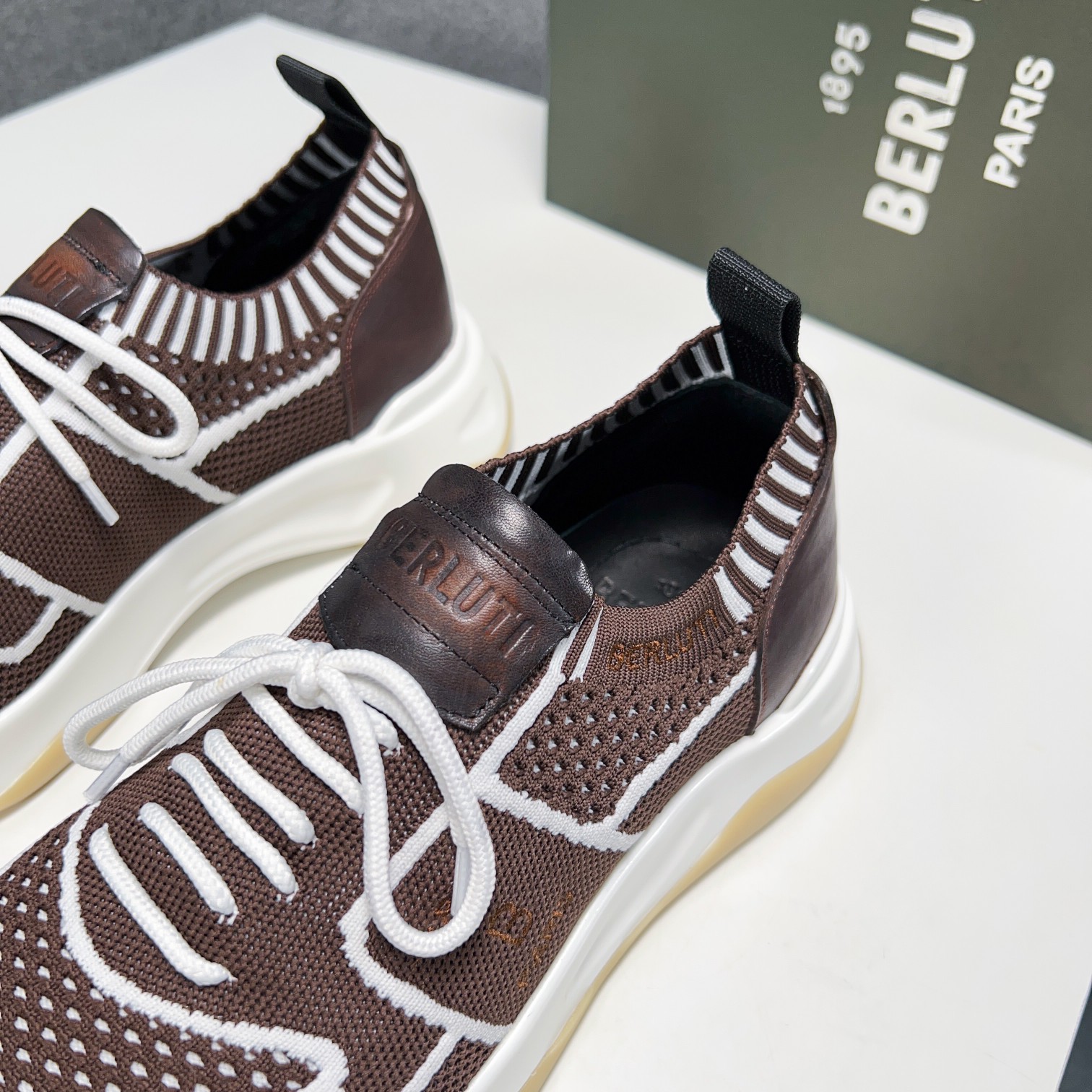 Spring/Summer nueva colección, la única versión en el mercado de los zapatos deportivos para hombre 