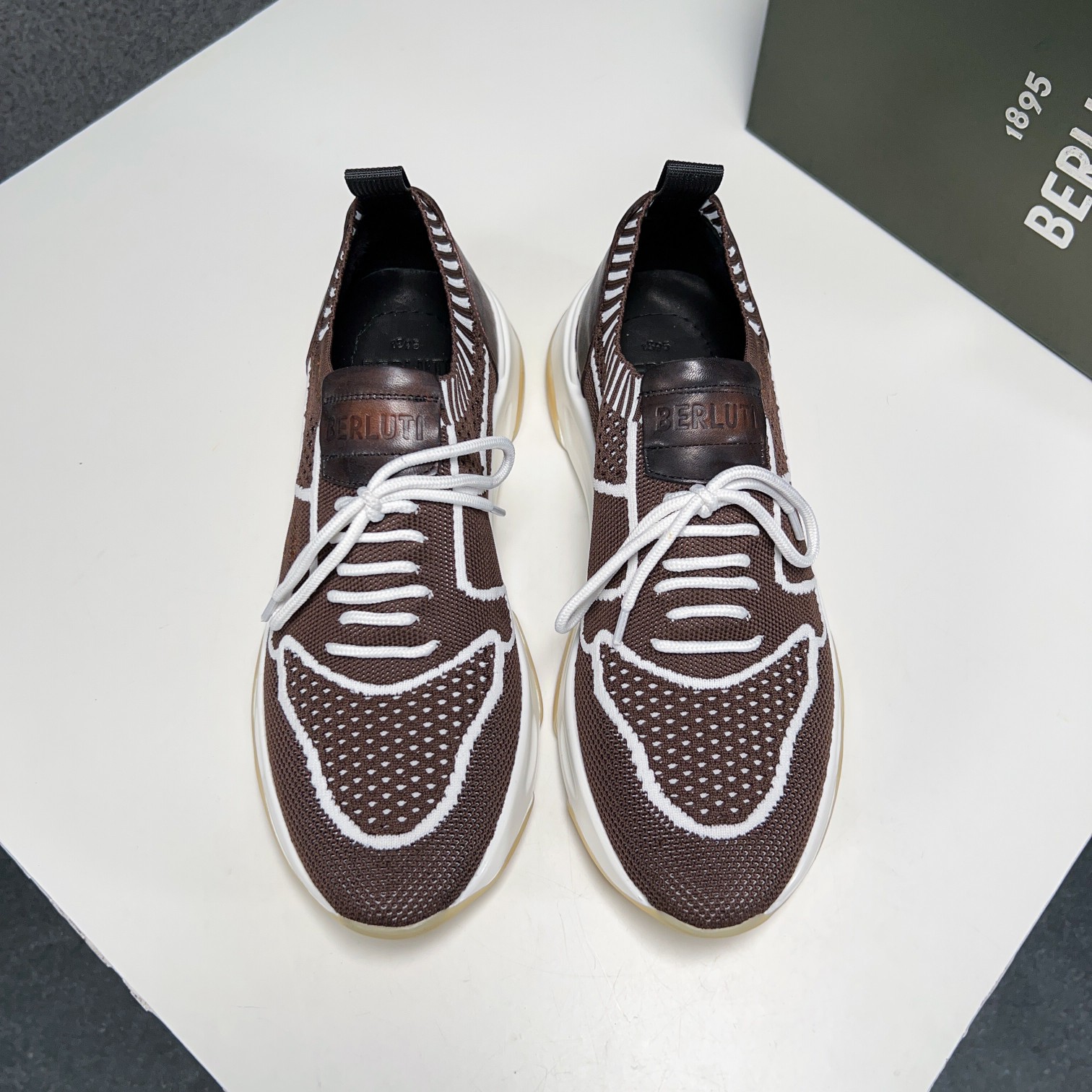 Spring/Summer nueva colección, la única versión en el mercado de los zapatos deportivos para hombre 